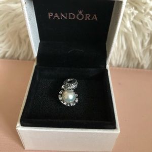 PANDORA Everlasting Grace Charm (Authentic)